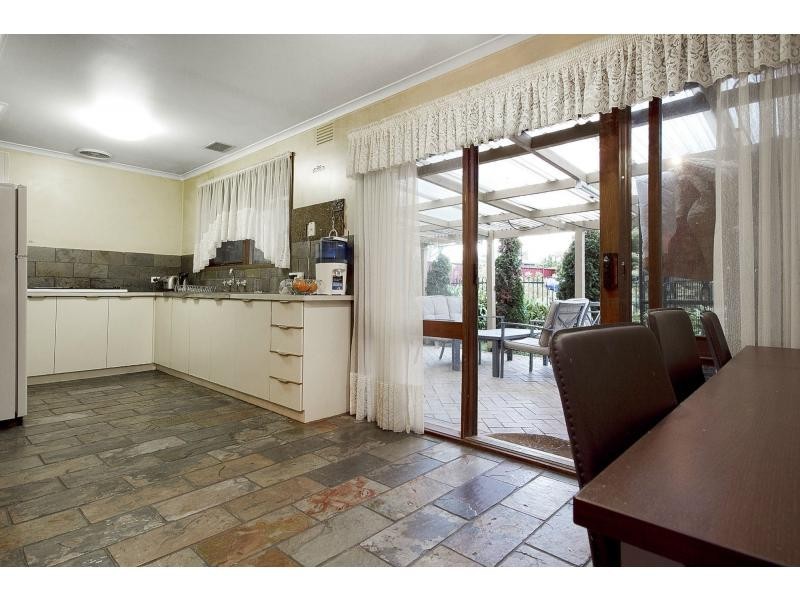 12 Strathavan Drive, Berwick VIC 3806