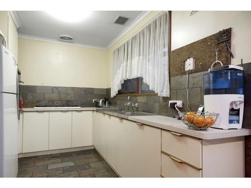 12 Strathavan Drive, Berwick VIC 3806