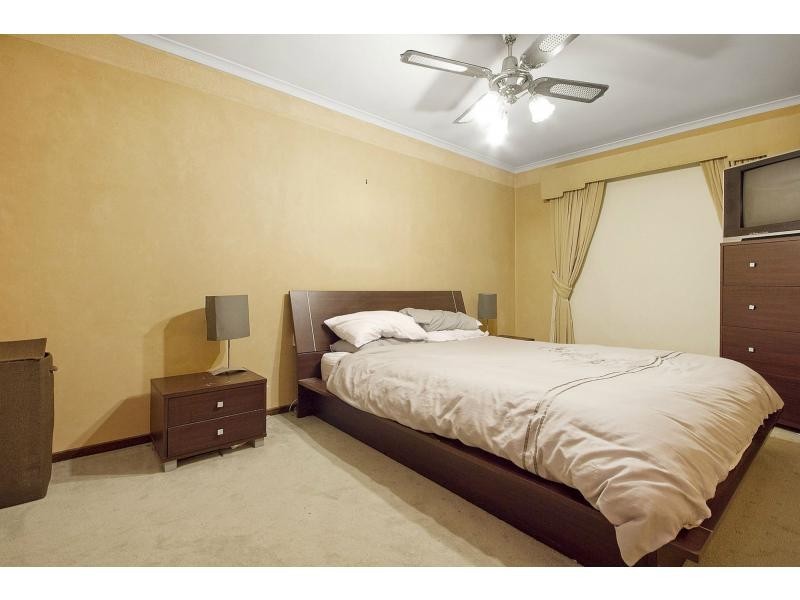 12 Strathavan Drive, Berwick VIC 3806