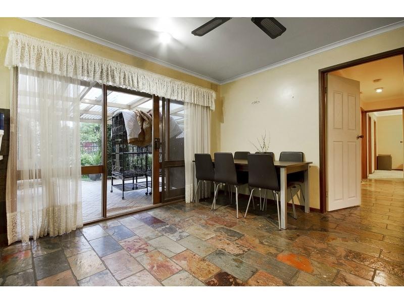 12 Strathavan Drive, Berwick VIC 3806