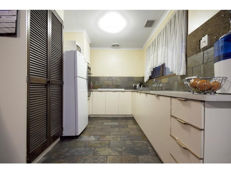 12 Strathavan Drive, Berwick VIC 3806