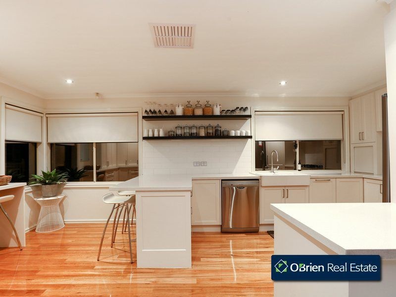 49 Edrington Park Drive, Berwick VIC 3806