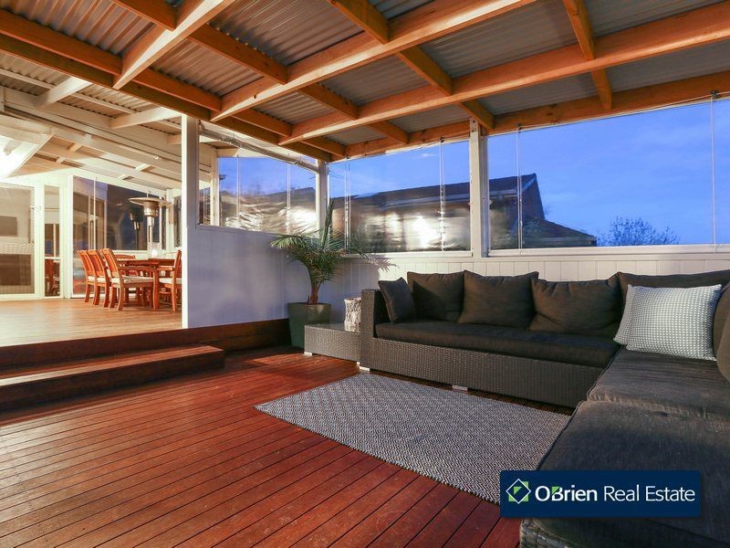 49 Edrington Park Drive, Berwick VIC 3806