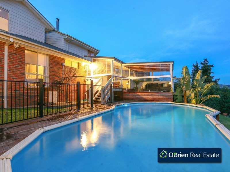 49 Edrington Park Drive, Berwick VIC 3806