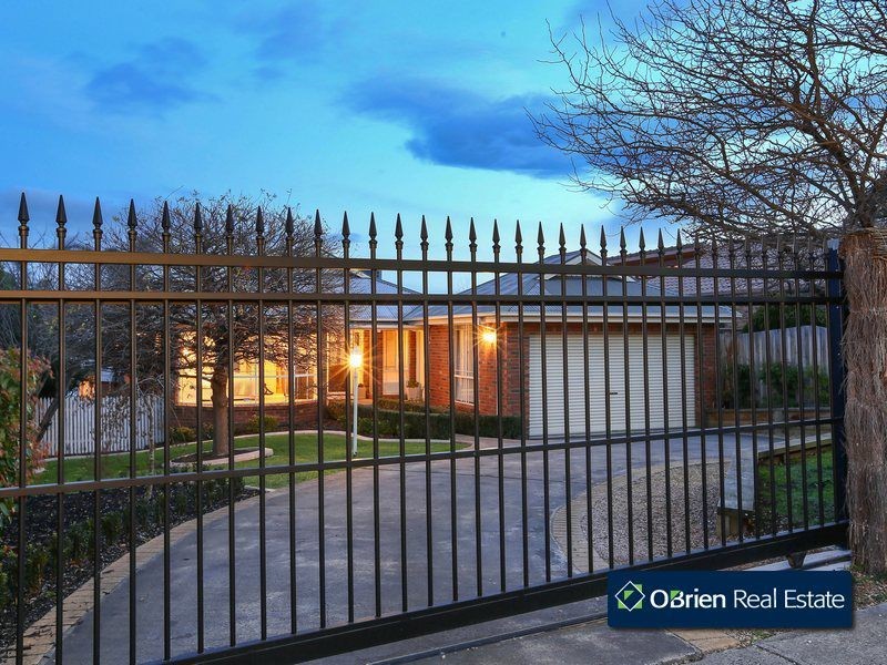 49 Edrington Park Drive, Berwick VIC 3806