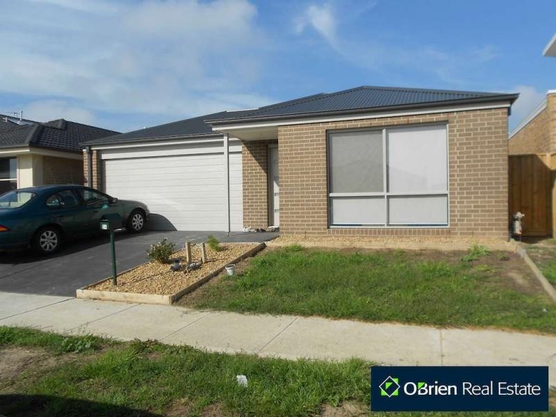 24 Mickleham Drive, Cranbourne North VIC 3977