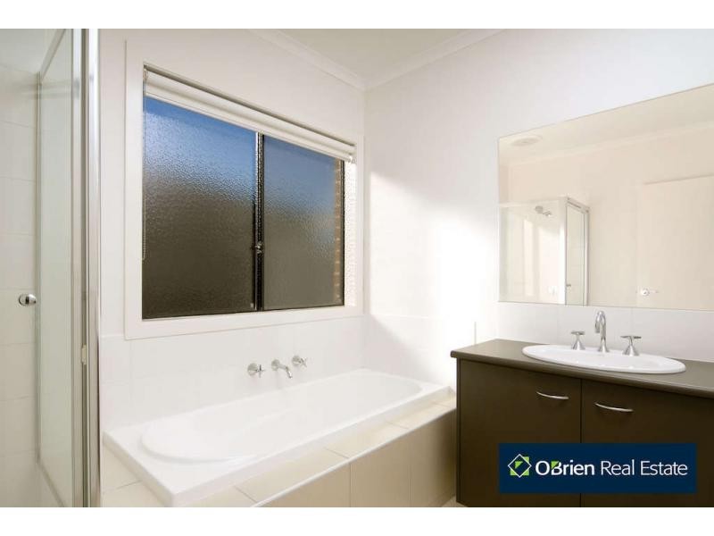 45 Prosperity Avenue, Cranbourne North VIC 3977