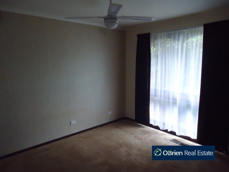 54 Saxonwood Drive, Narre Warren VIC 3805