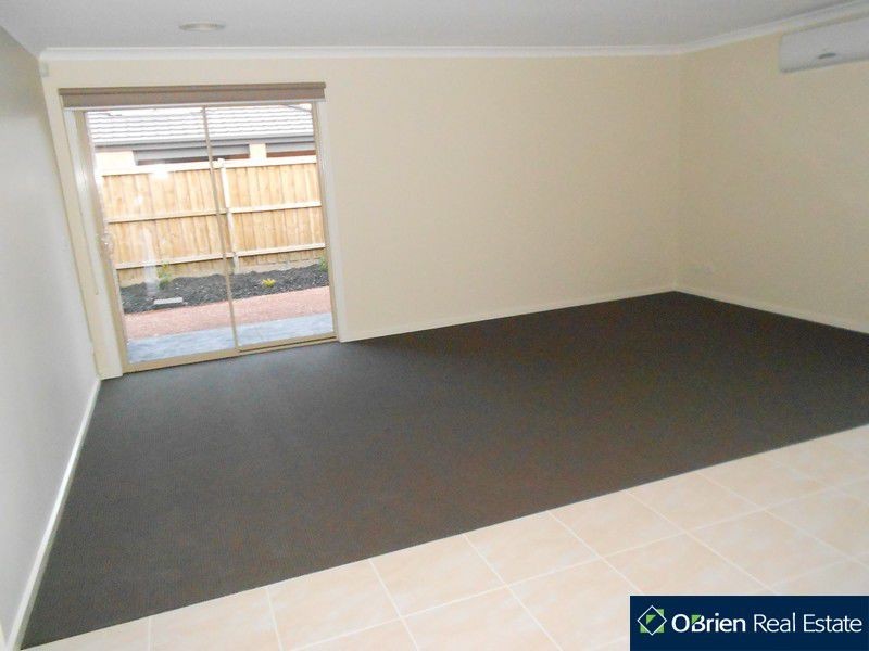 25 Markbeech Crescent, Officer VIC 3809