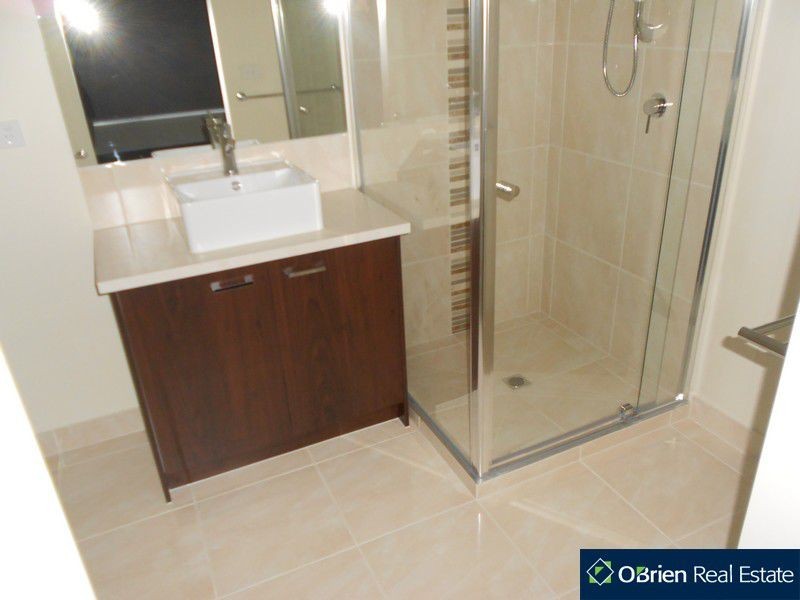 25 Markbeech Crescent, Officer VIC 3809