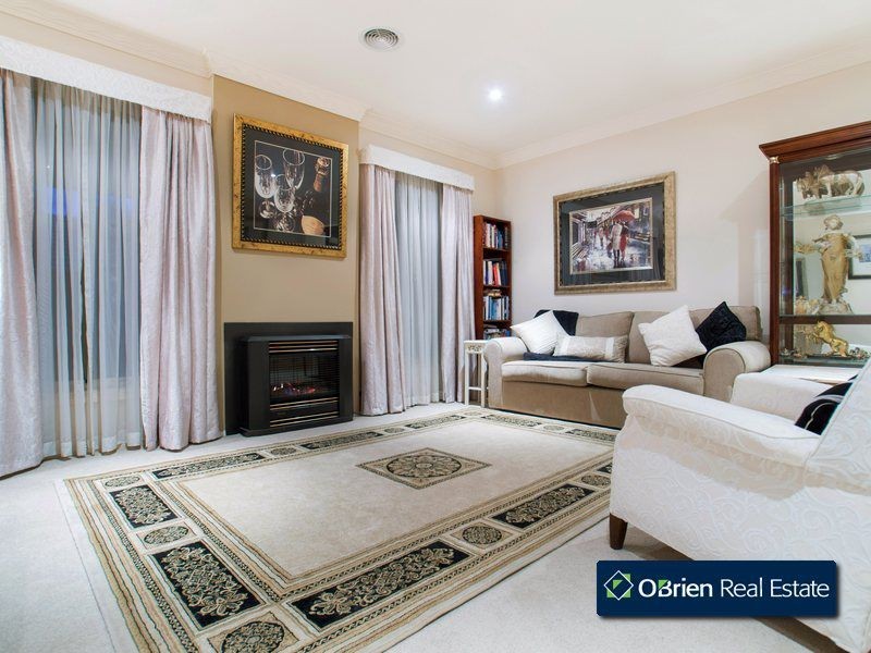 17 Hawkesbury Street, Berwick VIC 3806