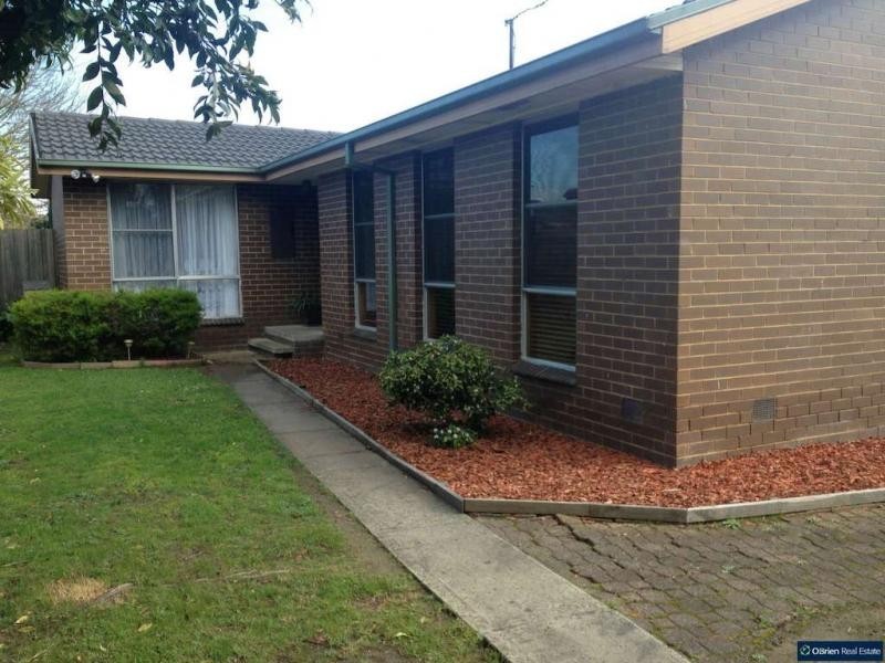 9 Greenvally Crescent, Hampton Park VIC 3976