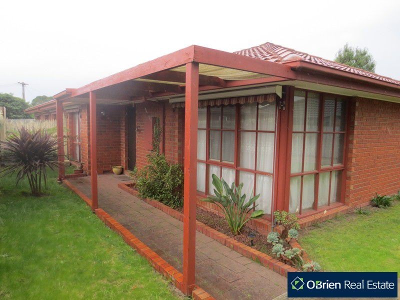 10 Catherine Edey Place, Hampton Park VIC 3976