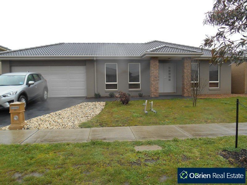 11 Mermaid Grove, Lyndhurst VIC 3975