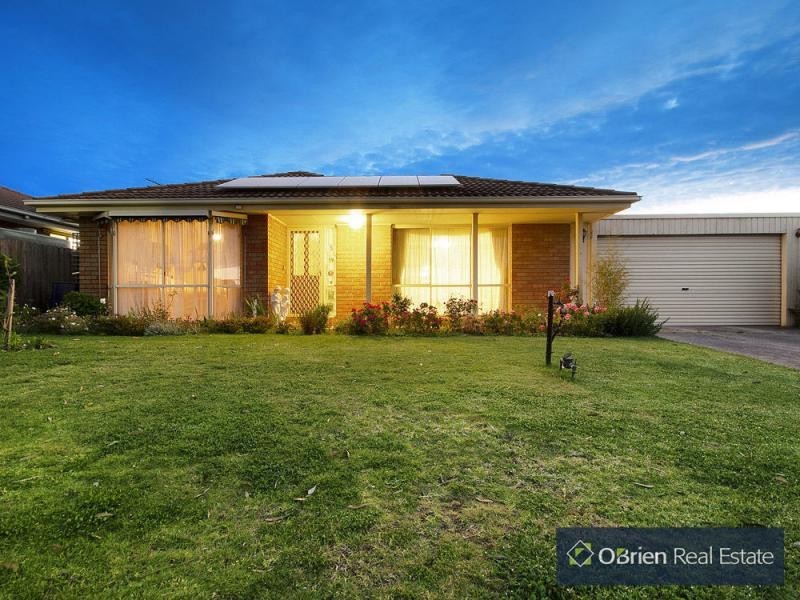 4 Rowen Court, Cranbourne North VIC 3977