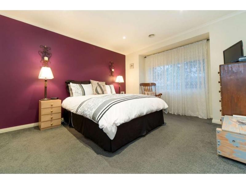 8 Formby Place, Cranbourne VIC 3977