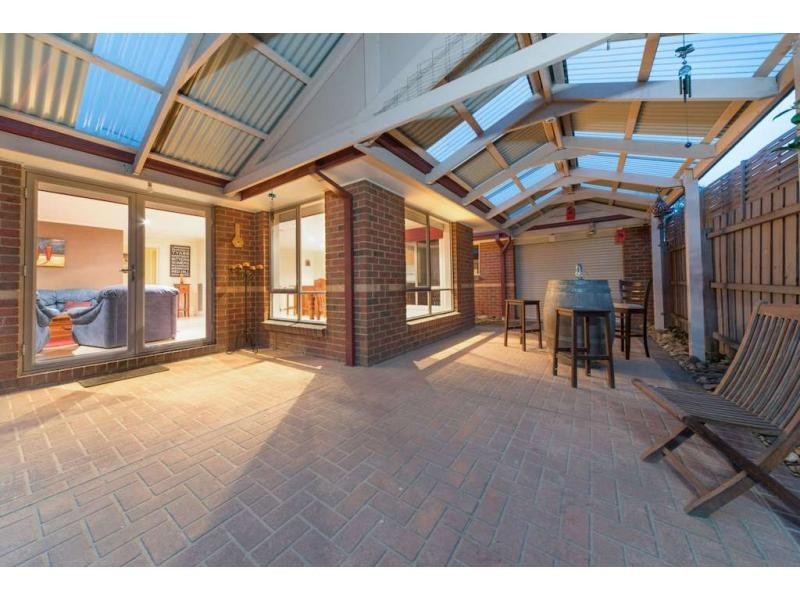 8 Formby Place, Cranbourne VIC 3977