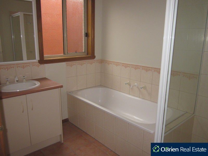 20 Hartland Circuit, Pakenham VIC 3810