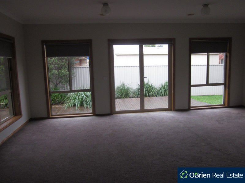 20 Hartland Circuit, Pakenham VIC 3810