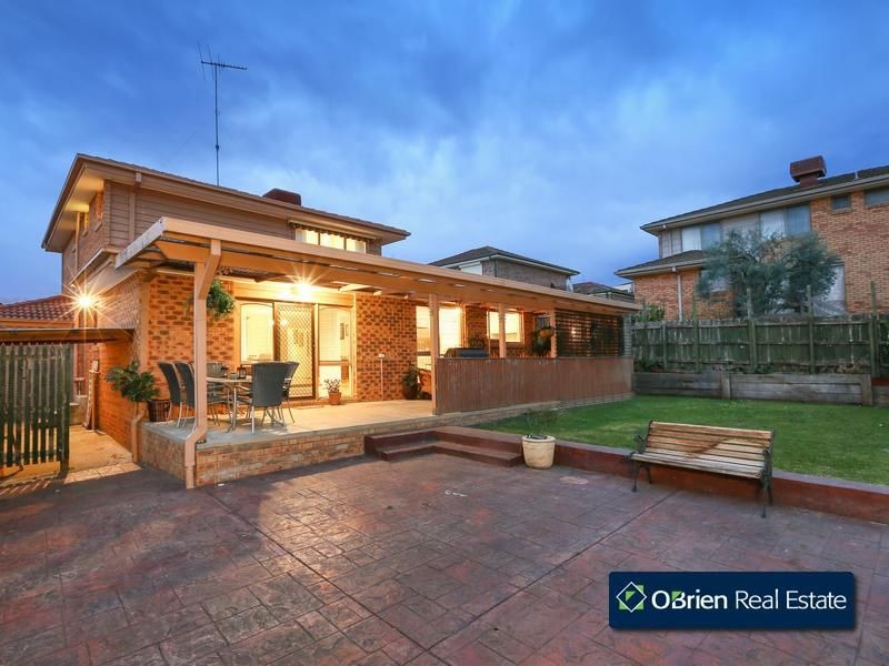 2 Moya Close, Endeavour Hills VIC 3802