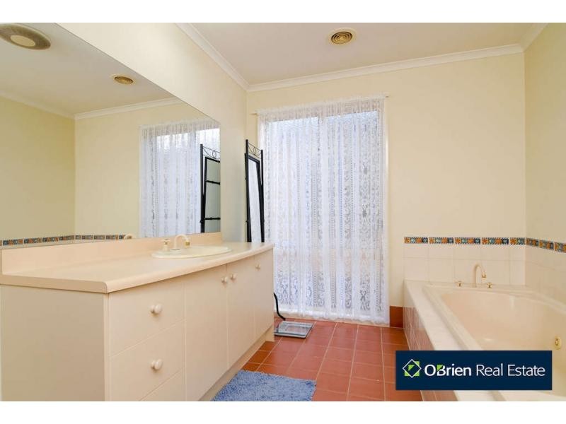 17 View Park Circuit, Narre Warren South VIC 3805