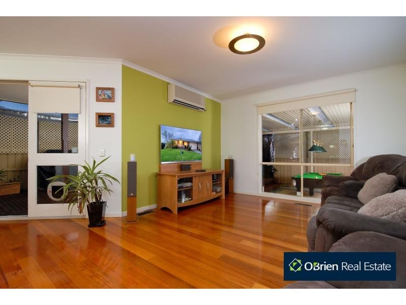 33 Artists Crescent, Narre Warren South VIC 3805