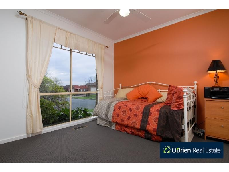 33 Artists Crescent, Narre Warren South VIC 3805