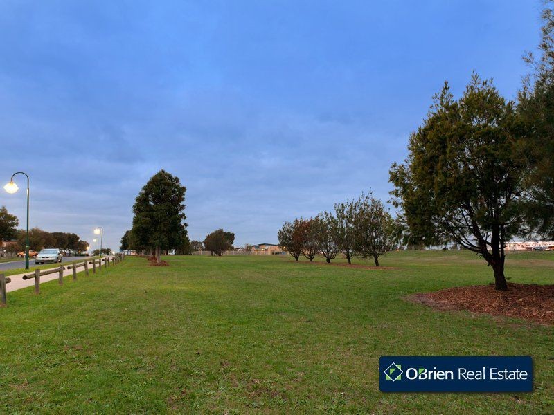 34 Hancock Drive, Berwick VIC 3806