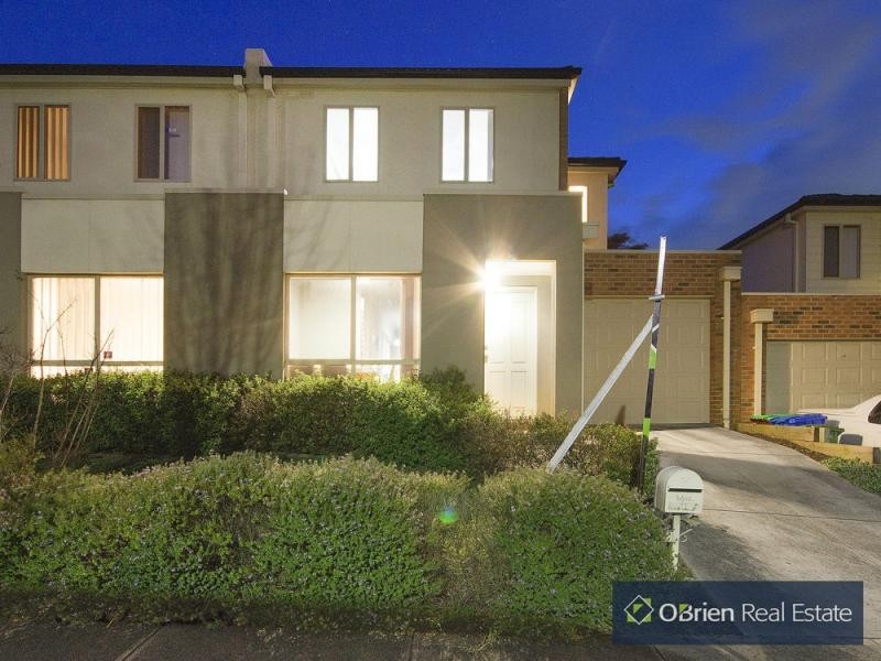 4 Chong Court, Berwick VIC 3806