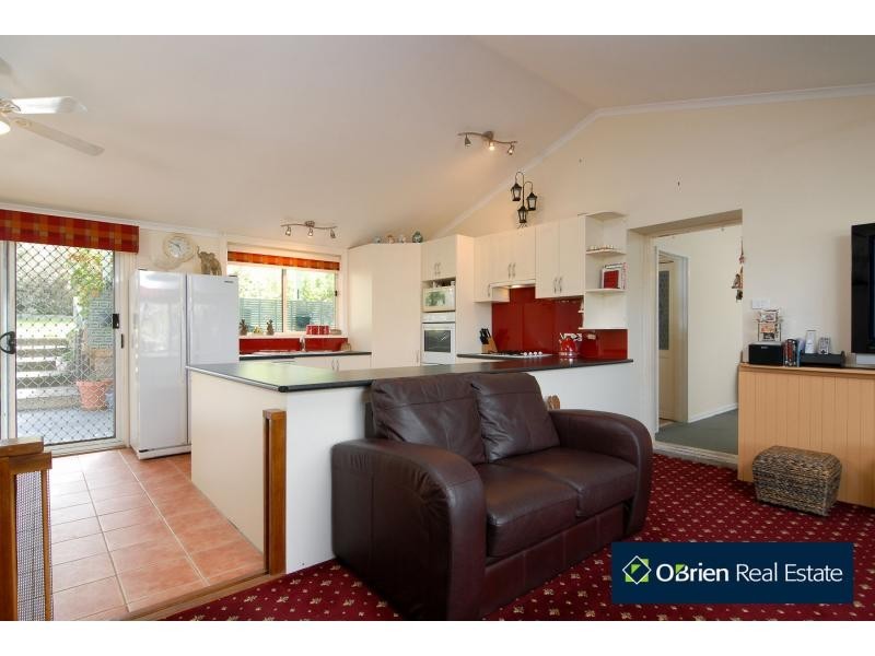 4 Oatlands Road, Narre Warren North VIC 3804