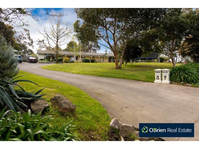 4 Oatlands Road, Narre Warren North VIC 3804