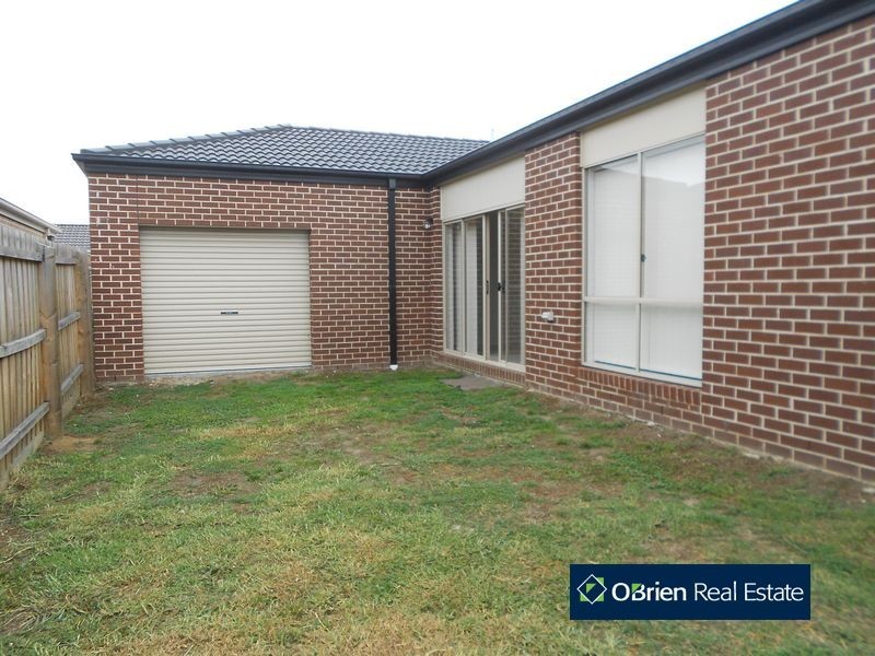 5 Dena Lane, Narre Warren VIC 3805