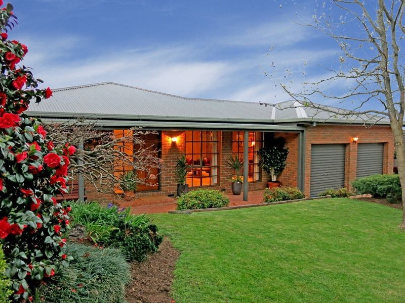 12 Bournevale Drive, Berwick VIC 3806
