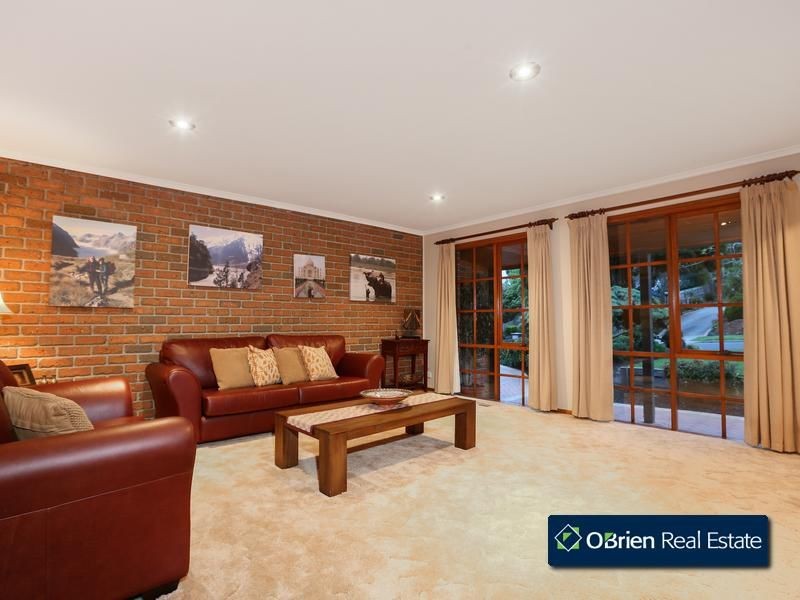 12 Bournevale Drive, Berwick VIC 3806