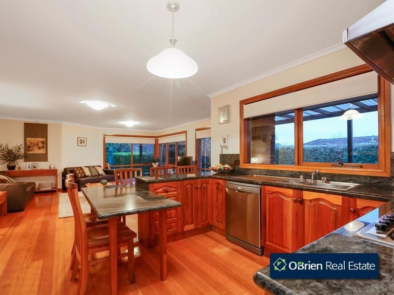 12 Bournevale Drive, Berwick VIC 3806