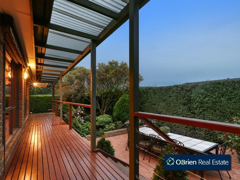 12 Bournevale Drive, Berwick VIC 3806