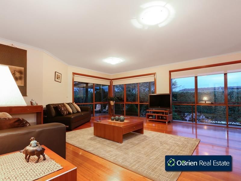 12 Bournevale Drive, Berwick VIC 3806