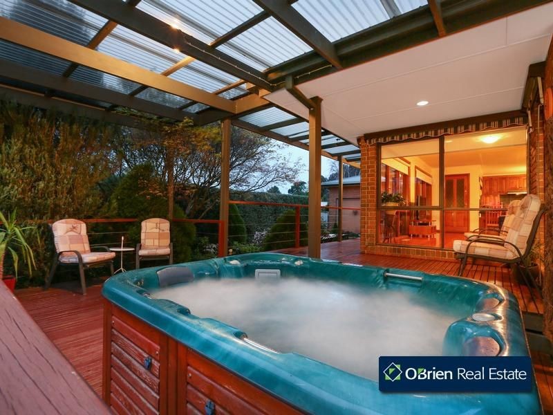 12 Bournevale Drive, Berwick VIC 3806