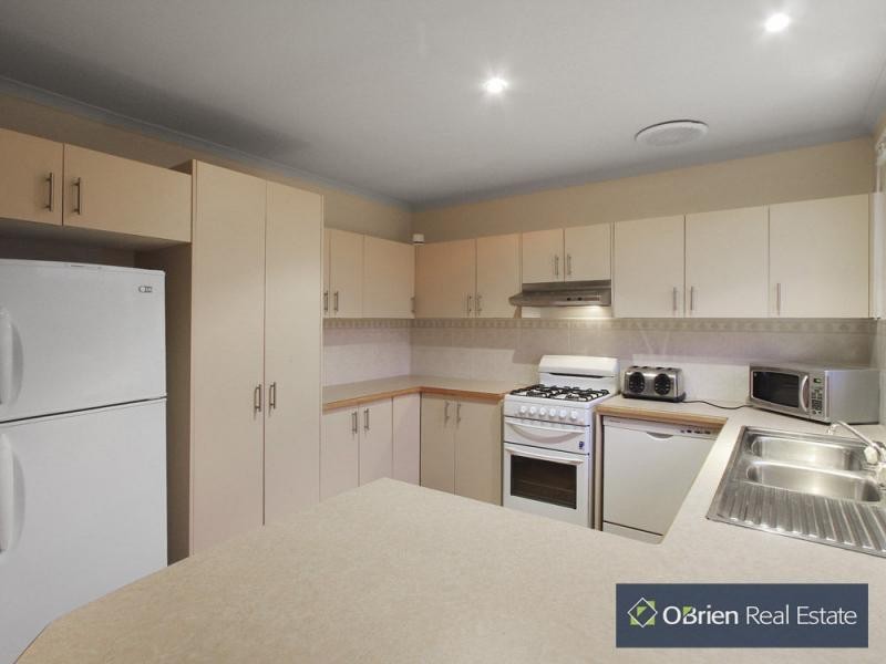 2 Rimes Court, Cranbourne West VIC 3977