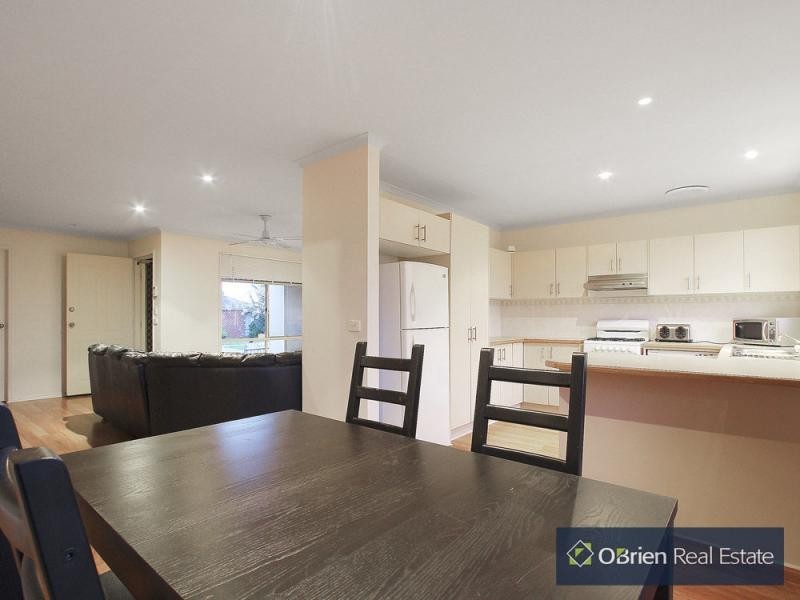 2 Rimes Court, Cranbourne West VIC 3977