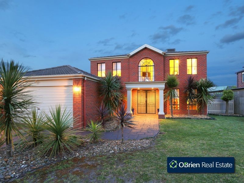 2 Wattle Grove, Narre Warren South VIC 3805