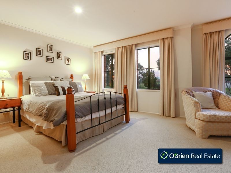 2 Wattle Grove, Narre Warren South VIC 3805