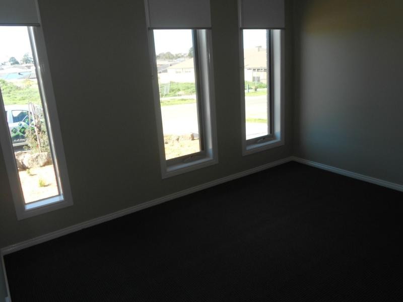 11 Grattan Way, Pakenham VIC 3810