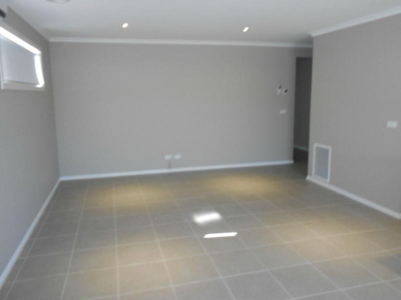 11 Grattan Way, Pakenham VIC 3810