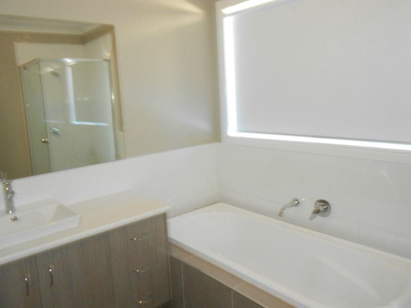 11 Grattan Way, Pakenham VIC 3810