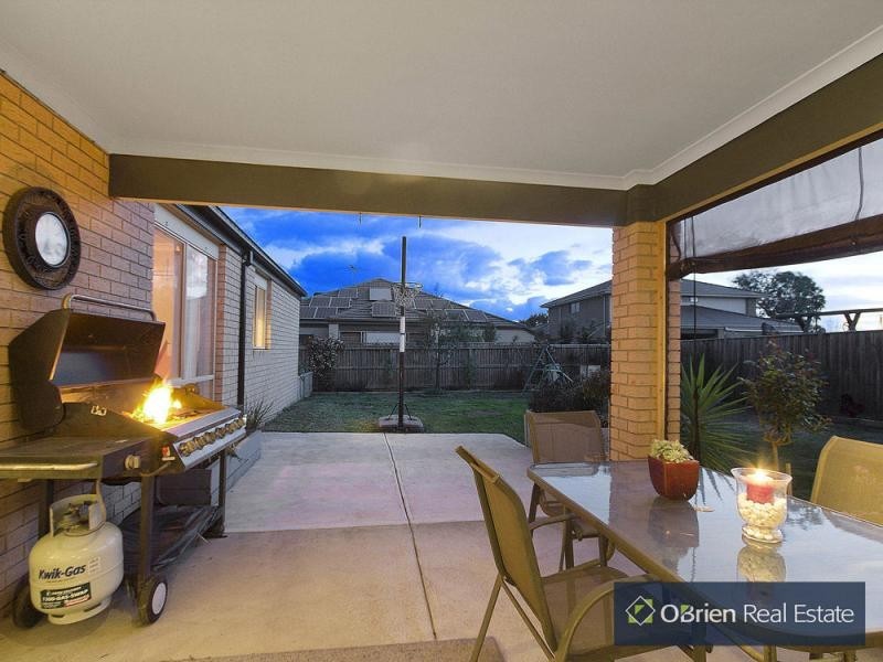 15 Tuscan Court, Lyndhurst VIC 3975