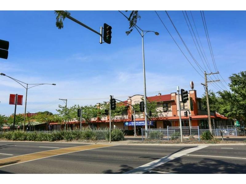 5 Stately Drive, Cranbourne VIC 3977