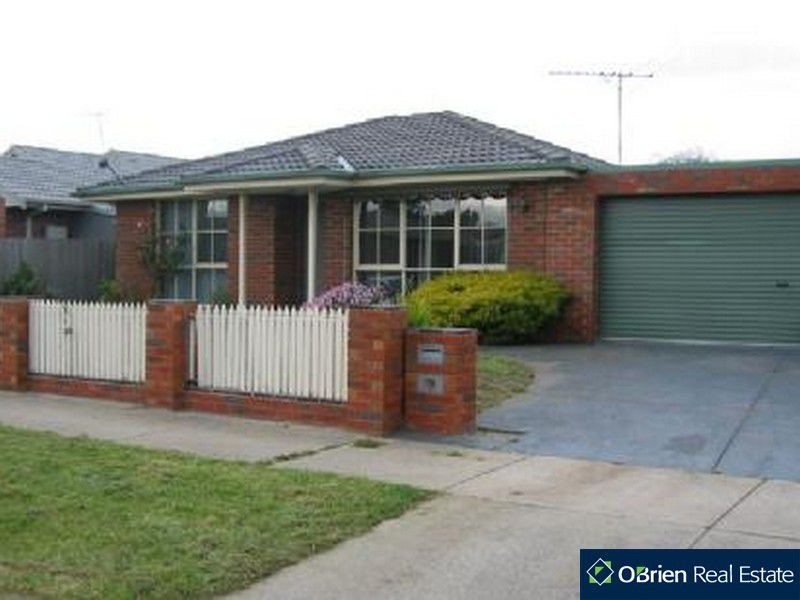 79 Strong Drive, Hampton Park VIC 3976