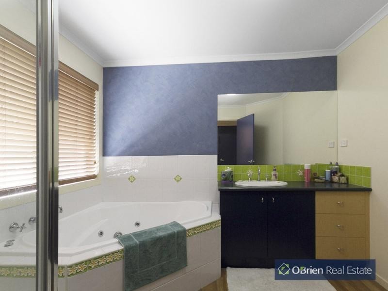 3 Ellesse Way, Berwick VIC 3806