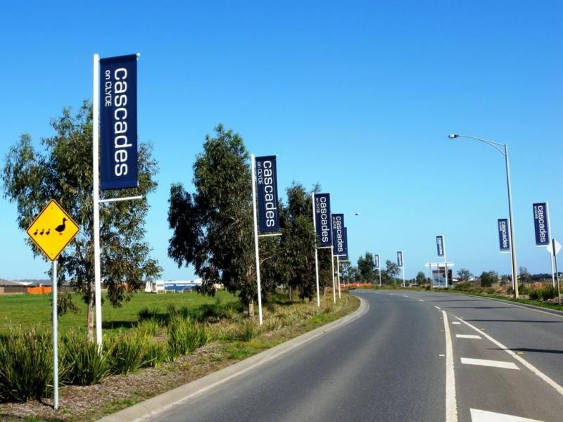 15 Wesson Way, Cascades On Clyde, Cranbourne East VIC 3977